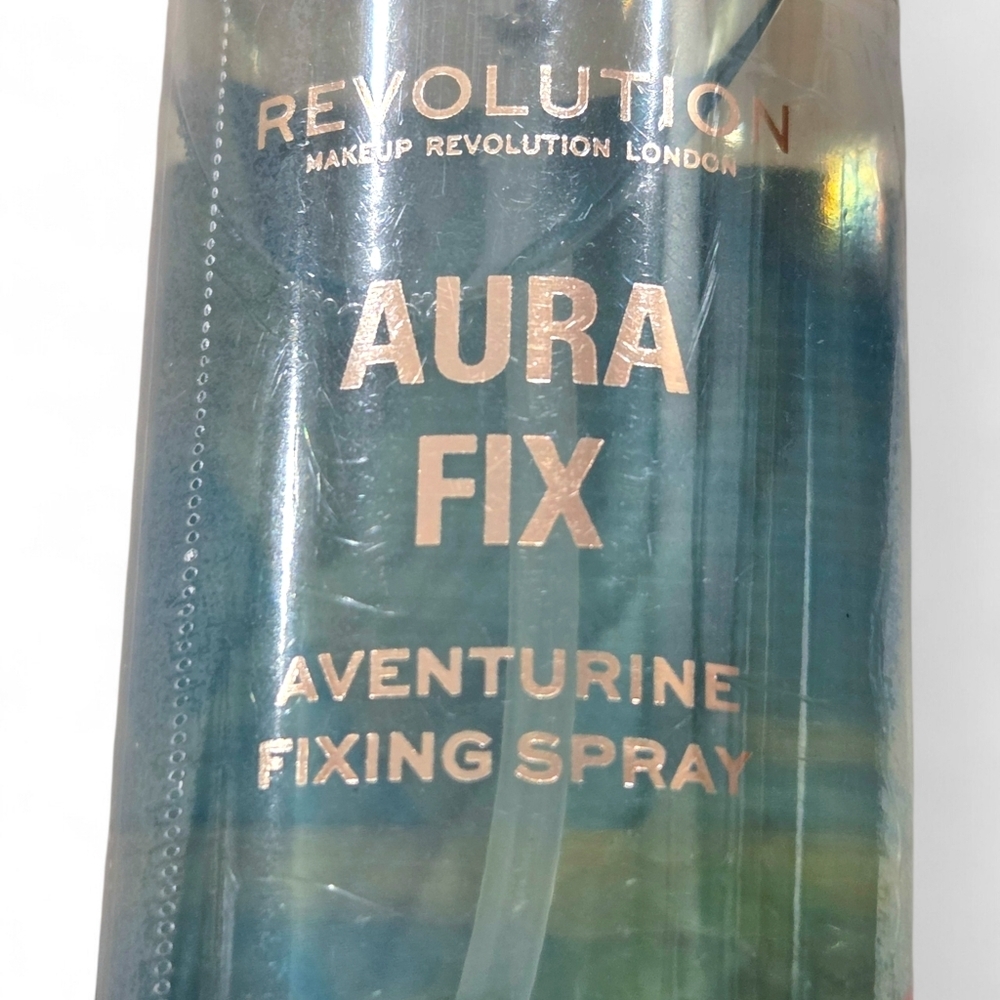 Revolution Aura Fix Aventurine Fixing Spray Makeup Setting Spray 2.87 fl oz - Picture 2 of 12